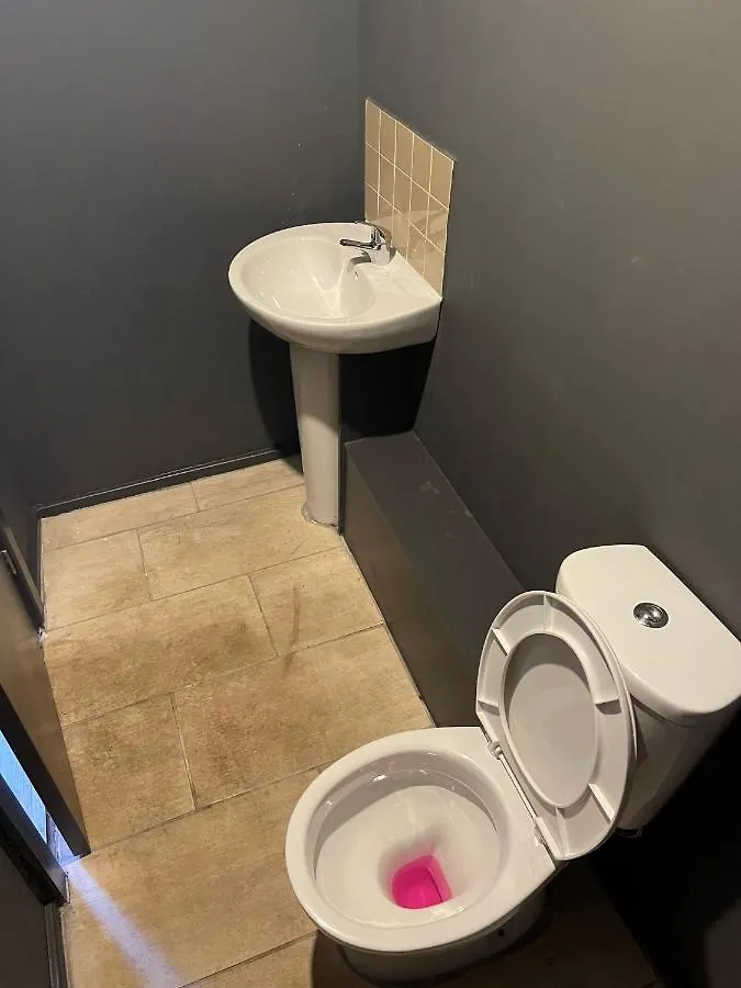 Town Center Willow Apartment - Sleeps Up To 10 - Dogs Welcome - 2 Minutes From Train Station Blackpool