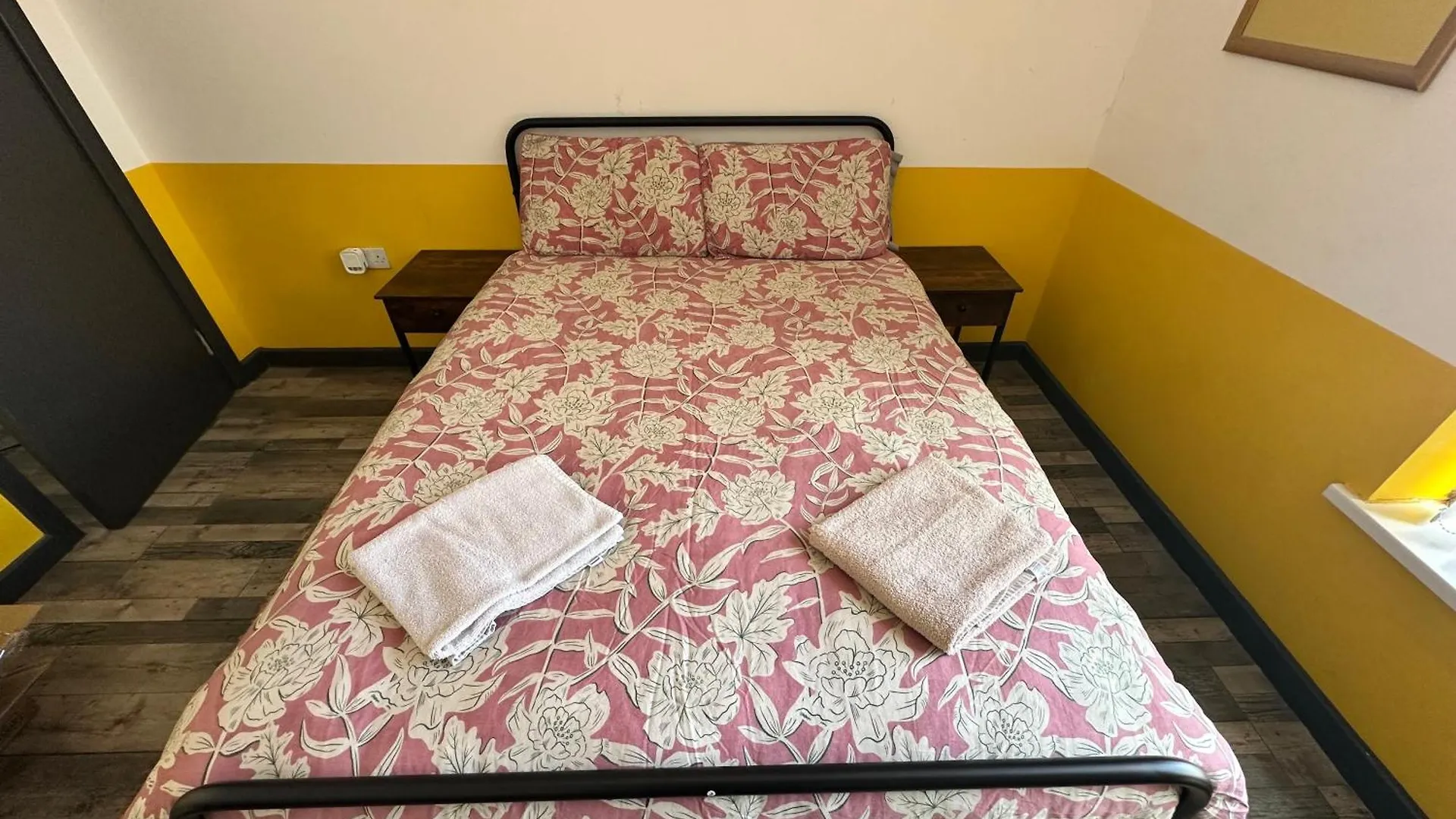 Town Center Willow Apartment - Sleeps Up To 10 - Dogs Welcome - 2 Minutes From Train Station Blackpool 0*,  United Kingdom
